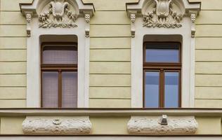 closeup de janelas de praga foto