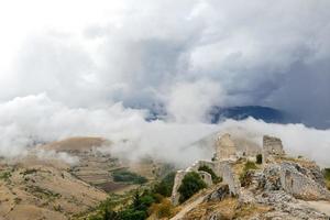 paisagem montanhosa no verão foto