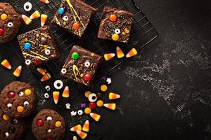 brownies monstro de chocolate guloseimas caseiras para o halloween foto