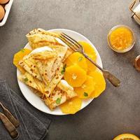 crepes suzette com laranjas foto