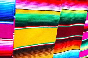 têxtil poncho mexicano foto