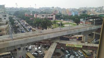 em construção metro ferroviário em dhaka bangladesh foto