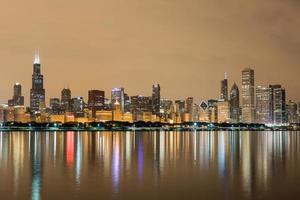 skyline de chicago à noite foto