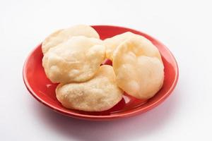 luchi ou lusi é um poori ou flatbread frito, feito de farinha de maida, originário de bengala foto
