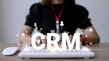 conceito de tecnologia de internet de negócios de gerenciamento de relacionamento com cliente crm. foto