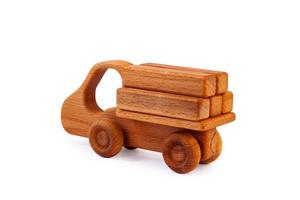 foto de um carro de madeira de faia