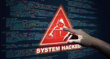 vírus, malware, ataque cibernético e conceito de segurança cibernética na internet. foto