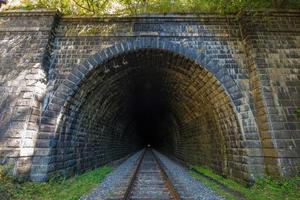 o túnel ferroviário circum-baikal foto