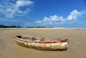 barco ao longo da ilha magaruque foto