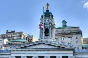 brooklyn borough hall em nova york, eua. construído em 1848 no estilo renascentista grego. foto