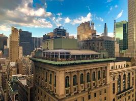 cidade de nova york - 13 de dezembro de 2019 - vista aérea do restaurante na cobertura do yale club na cidade de nova york. foto