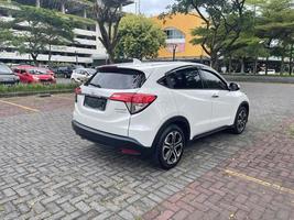 indonésia, surakarta, 25 de outubro de 2022, honda hr-v é um crossover suv subcompacto produzido pela honda do japão foto