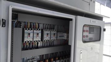 unidade de controle elétrico para refrigeração de água system.industrial control chiller machine. foto