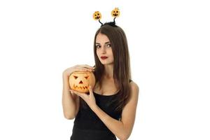 mulher de beleza em roupas de estilo halloween foto