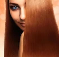 foto quadrada de linda garota caucasiana com penteado reto perfeito