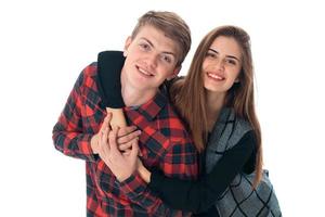 elegante casal apaixonado em estúdio foto