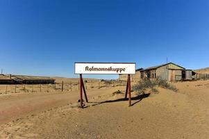 cidade fantasma kolmanskop, namíbia foto