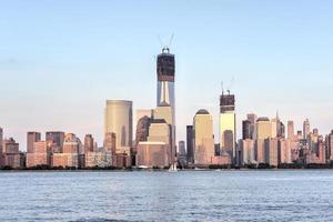 horizonte de nova york de jersey city, new jersey. foto