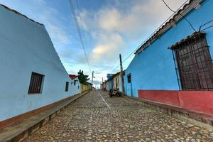 casas tradicionais coloridas na cidade colonial de trinidad, em cuba, um patrimônio mundial da unesco. foto