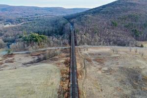 cavalete do viaduto de moodna. o viaduto de moodna é um cavalete ferroviário de ferro que se estende por moodna creek e seu vale na extremidade norte da montanha schunemunk em cornwall, nova york. foto