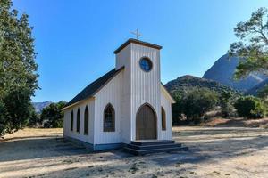 pequena igreja histórica do set de filmagem de propriedade dos eua serviço do parque nacional no rancho paramount na área de recreação nacional das montanhas de santa monica perto de los angeles califórnia. foto