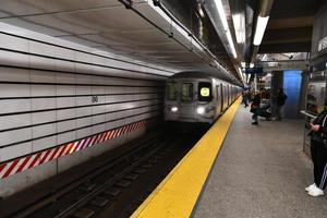 cidade de nova york - 21 de fevereiro de 2021 - plataforma da linha de metrô 2nd avenue na cidade de nova york na estação de metrô 86th street em manhattan, Upper East Side. foto