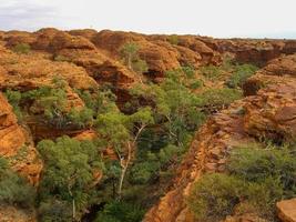 vista panorâmica de kings canyon, austrália central, território do norte, austrália foto