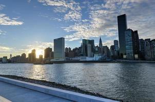 vista de manhattan da ilha de roosevelt foto