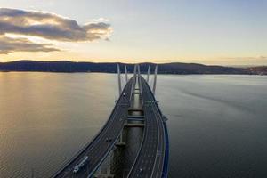 a nova ponte tappan zee atravessando o rio hudson em nova york. foto