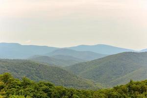 Shenandoah Valley e Blue Ridge Mountains do Shenandoah National Park, Virgínia foto