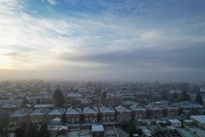 bela vista aérea da cidade de luton, na inglaterra foto