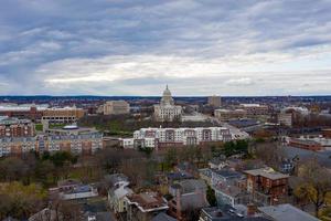 o prédio do capitólio estadual no centro de providence, rhode island. foto