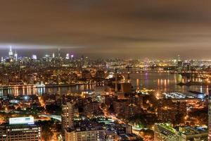 vista do horizonte da cidade de nova york foto