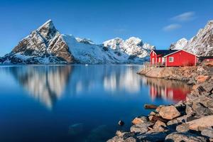 inverno em olenilsoya em reine, ilhas lofoten, noruega. foto