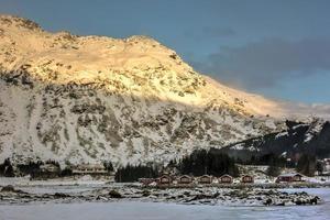 natureza de vestvagoy nas ilhas lofoten, noruega foto