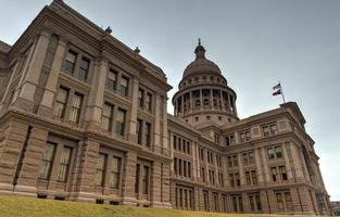 o edifício capitólio do estado do texas foto