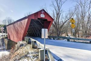 ponte coberta cooley em pittsford, vermont foto