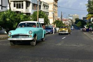 Havana, Cuba - 14 de janeiro de 2017 - carro clássico nas ruas de Havana, Cuba. foto