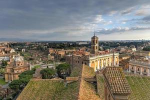 vista aérea do tabularium, no fórum romano, onde se guardavam os registos da antiguidade romana. foto