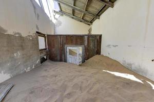 cidade fantasma kolmanskop, namíbia foto