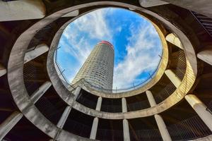 ponte tower - hillbrow, joanesburgo, áfrica do sul, 2022 foto