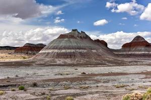 as tendas no parque nacional da floresta petrificada no arizona. foto