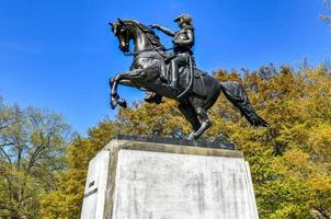 washington, dc - 3 de abril de 2021 - estátua do general jose de san martin em washington dc. foto