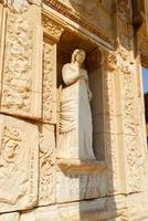 biblioteca de celsus na antiga cidade de éfeso, turquia. ephesus é um patrimônio mundial da unesco. foto