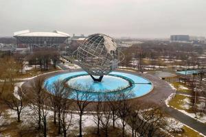 rainhas, nova york - 10 de março de 2019 - o icônico unisphere in flushing meadows corona pk. em rainhas. a estrutura de 12 andares foi encomendada para a feira mundial de nyc de 1964. foto