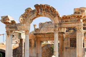 Templo de Adriano na antiga cidade de Éfeso, Turquia. ephesus é um patrimônio mundial da unesco. foto