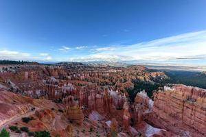 o anfiteatro no parque nacional de bryce canyon em utah, estados unidos. foto