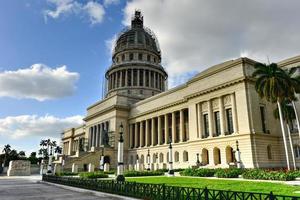 edifício da capital nacional em havana, cuba. foto