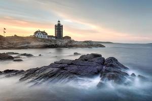 farol de portland head em cape elizabeth, maine. é um farol histórico em cape elizabeth, maine. concluído em 1791, é o farol mais antigo do estado de maine. foto