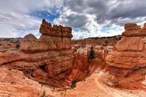 o anfiteatro no parque nacional de bryce canyon em utah, estados unidos. foto